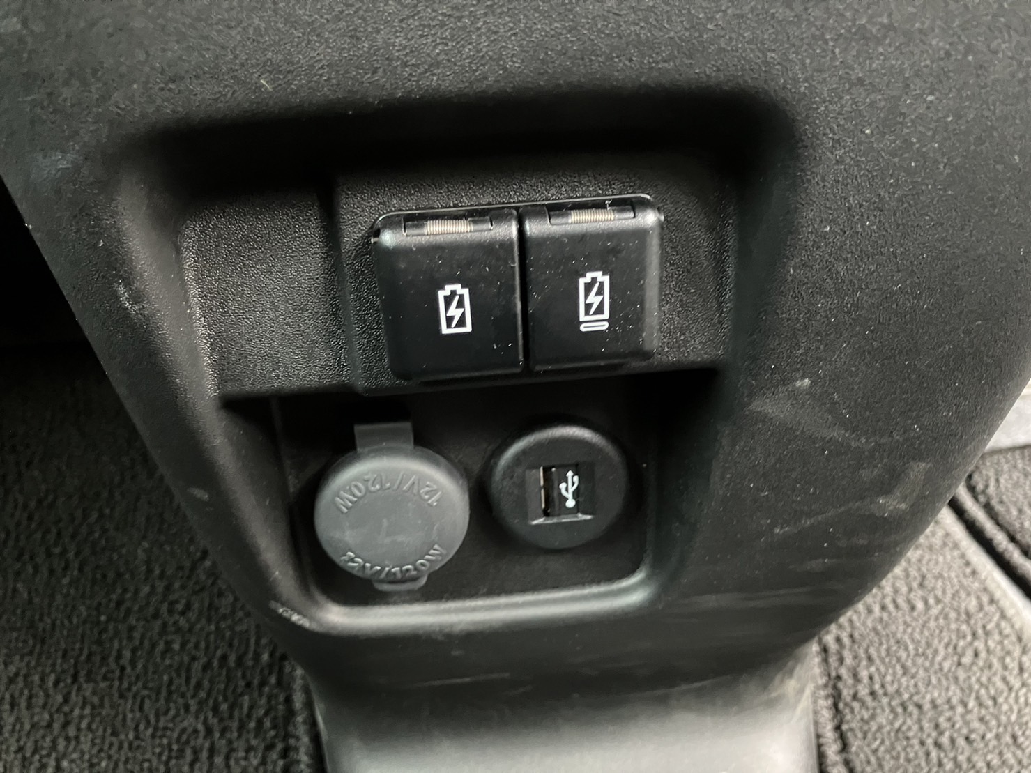 自動車販売（中古車）_スペーシアベース_カーステージタマガワ_東京都大田区にある自動車総合ディーラー